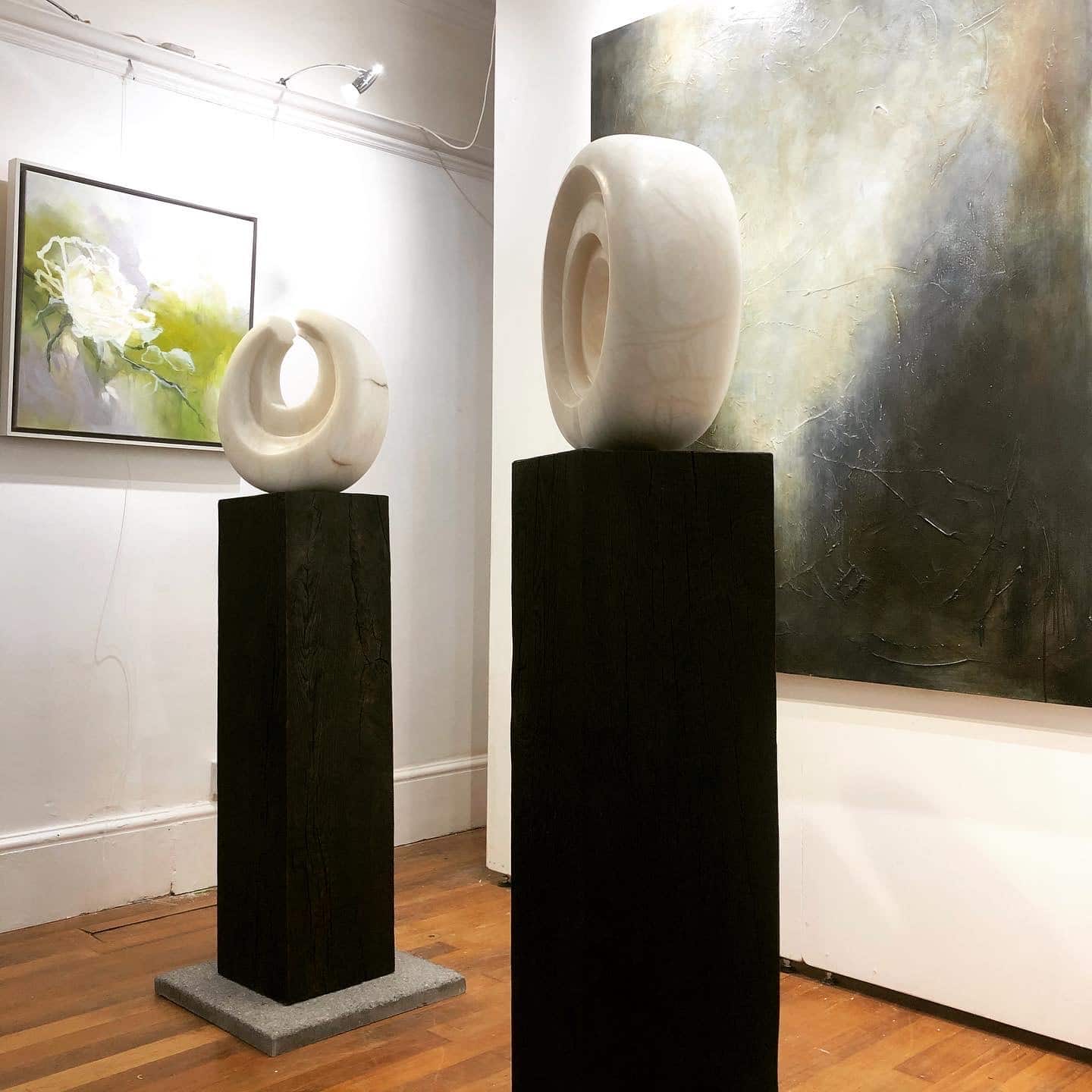 Wine tasting with live cello and art